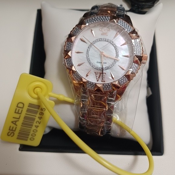 Gevril 2 Tone Venice Mother of Pearl & Diamond Bracelet Watch, 39mm - 0.… - Picture 11 of 11